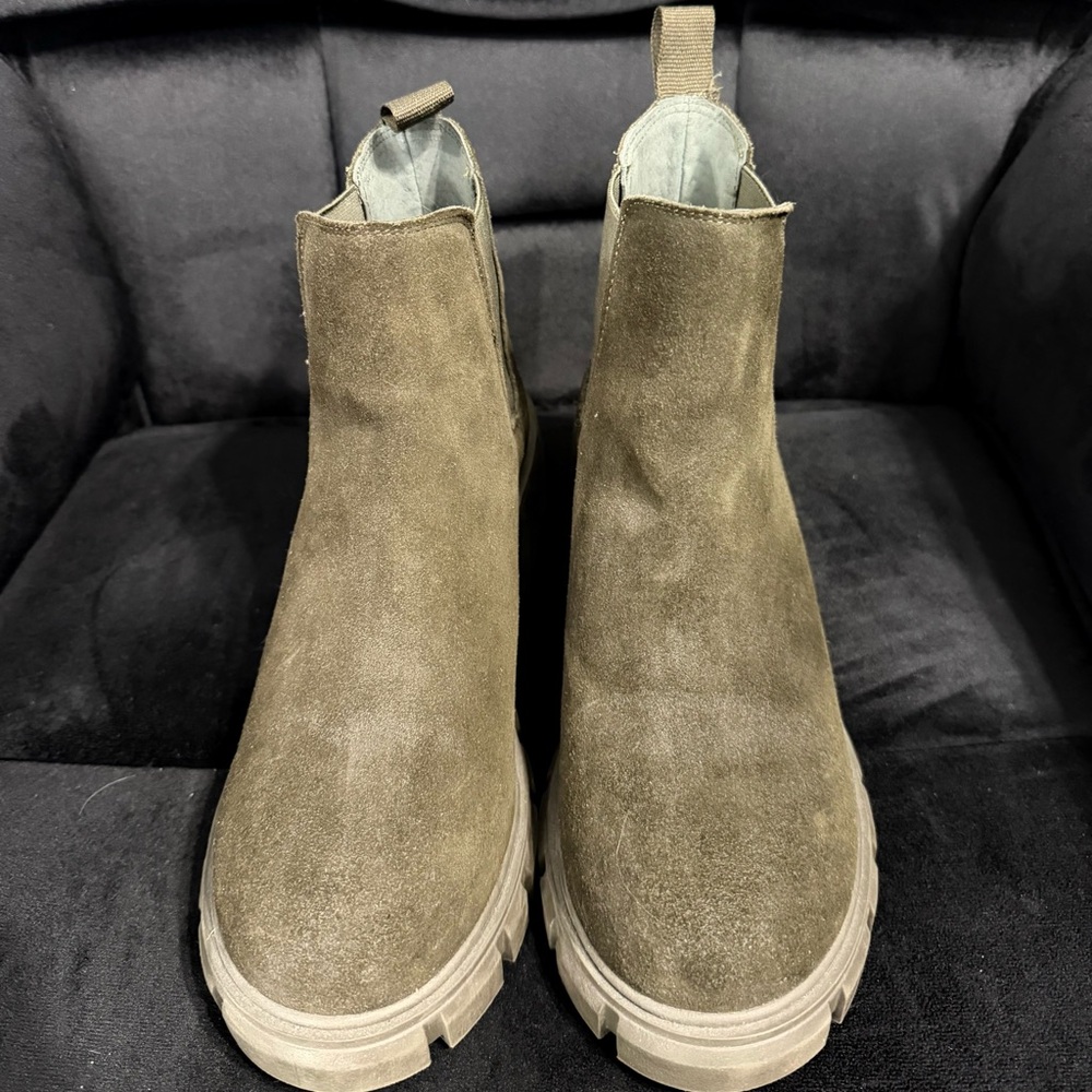 Steve Madden Women's Suede Boots in Olive Green
